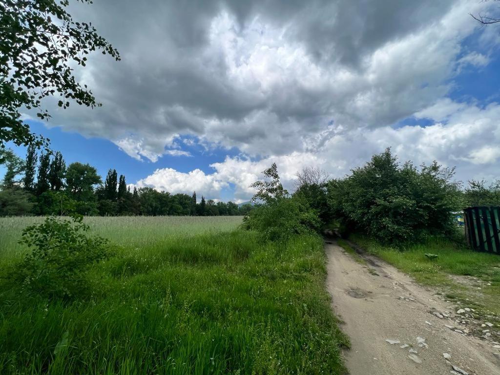 Къмпинг Частен Двор Bulgarian Campsite For Tents Kazanlŭk Eksteriør bilde