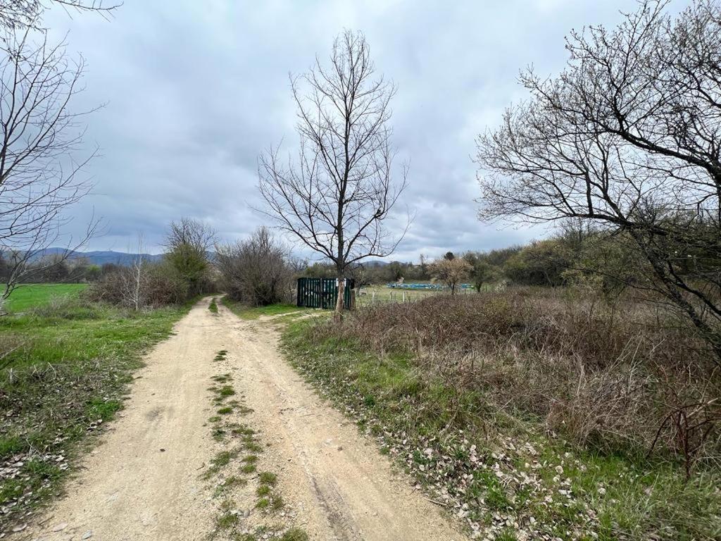 Къмпинг Частен Двор Bulgarian Campsite For Tents Kazanlŭk Eksteriør bilde